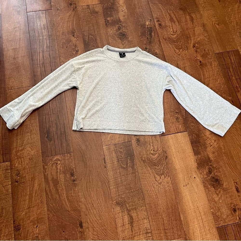 Nike women Terry cloth like drifit pullover sweatshirt small gray white